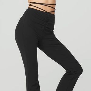 Alo yoga Airbrush High-Waist Cinch Flare Legging | black | XXS SIZE